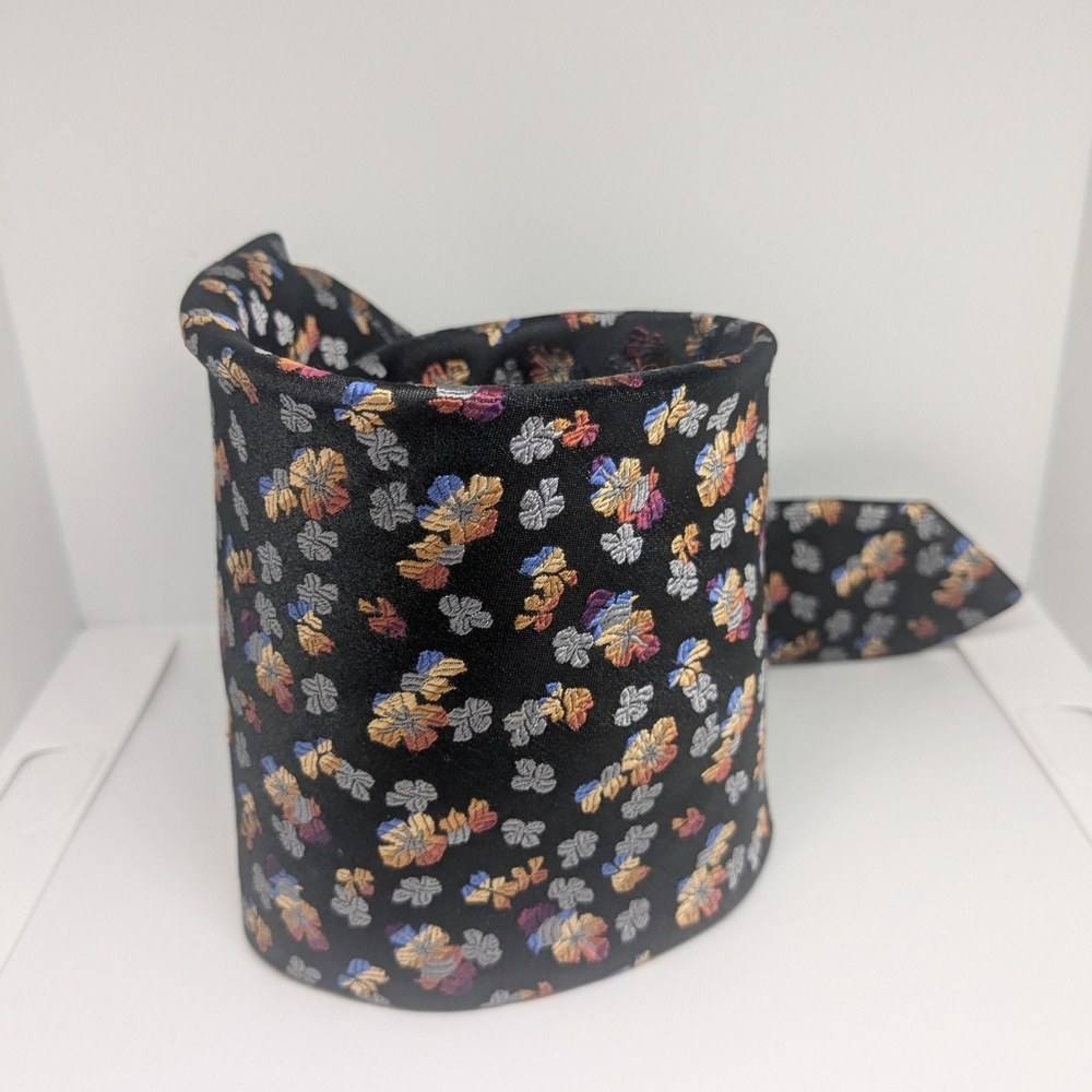 Rainbow Floral mens necktie Round& Yorke gold label